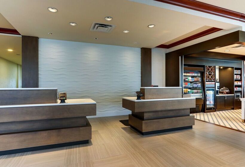 בית מלון כפרי Hilton Garden Inn Indianapolis Airport