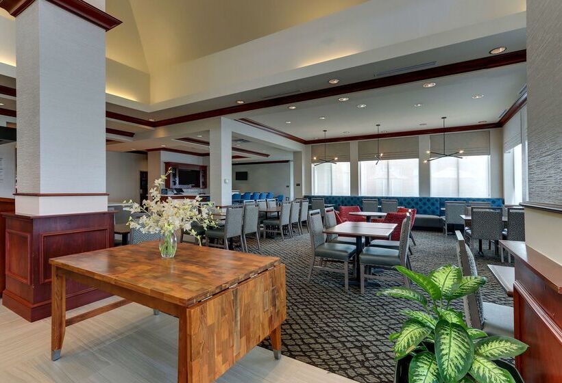 בית מלון כפרי Hilton Garden Inn Indianapolis Airport
