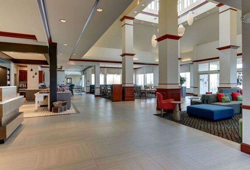 בית מלון כפרי Hilton Garden Inn Indianapolis Airport