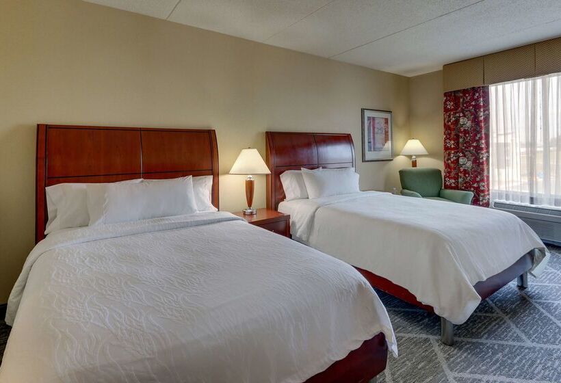 בית מלון כפרי Hilton Garden Inn Indianapolis Airport