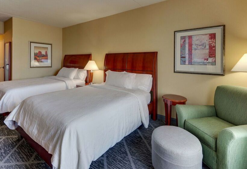 בית מלון כפרי Hilton Garden Inn Indianapolis Airport