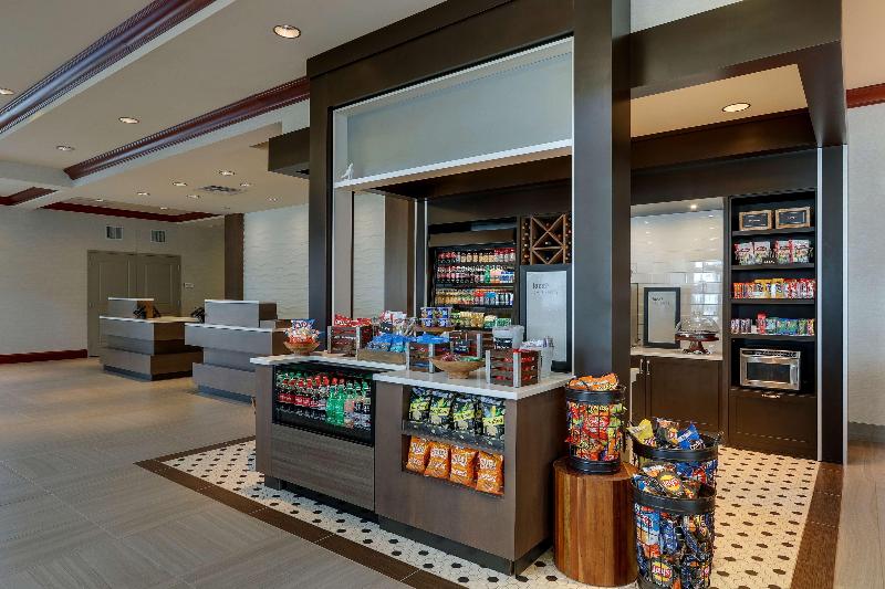 בית מלון כפרי Hilton Garden Inn Indianapolis Airport