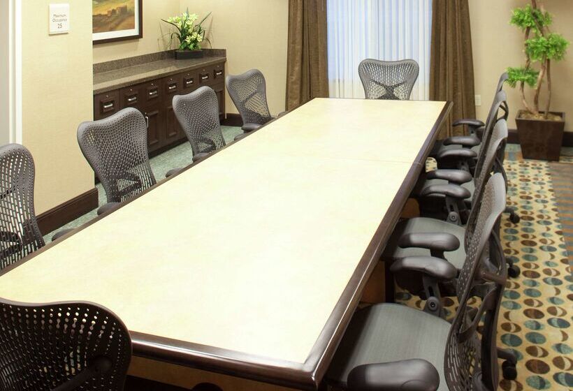 בית מלון כפרי Hilton Garden Inn Sioux Falls South