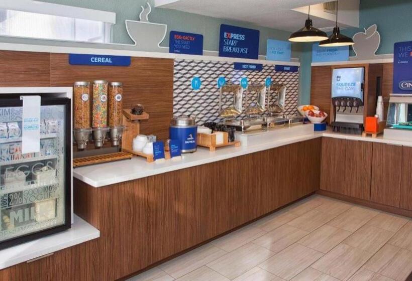 فندق Holiday Inn Express & Suites Port Charlotte By Ihg