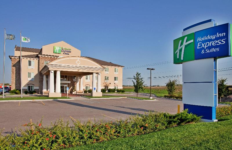 Holiday Inn Express Hotel & Suites Wichita Airport, An Ihg