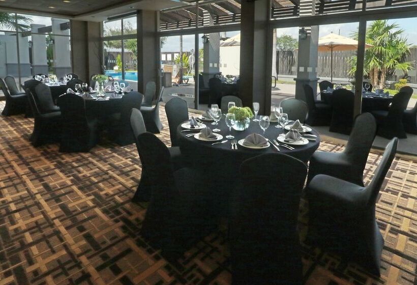 فندق Holiday Inn Reynosa Industrial Poniente, An Ihg