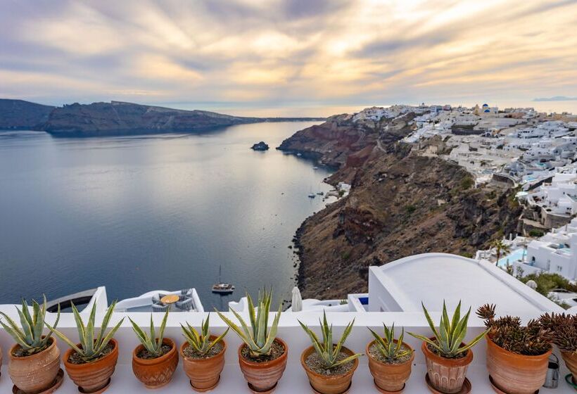 هتل Ikies Santorini