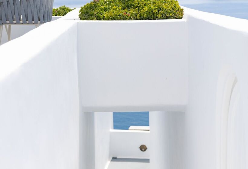 هتل Ikies Santorini