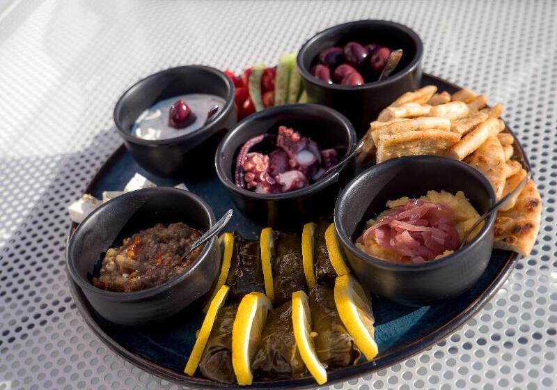 هتل Ikies Santorini