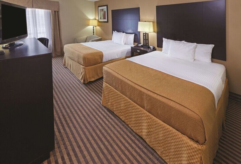 בית מלון כפרי La Quinta Inn & Suites By Wyndham Livingston