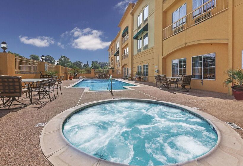 בית מלון כפרי La Quinta Inn & Suites By Wyndham Livingston