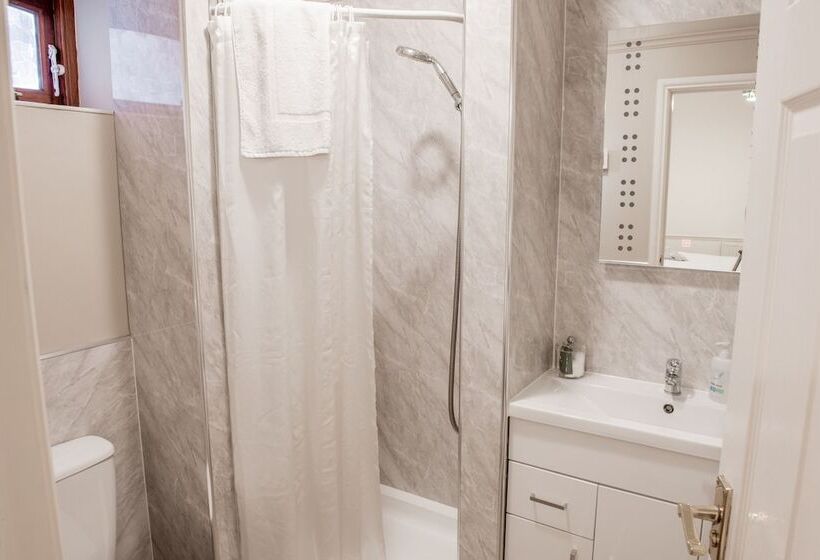 فندق Toothbrush Rooms At Lattice Lodge   Guest Kitchen & Ev Recharging