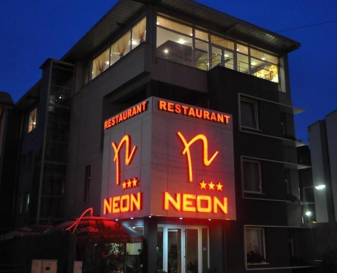 ホテル Neon