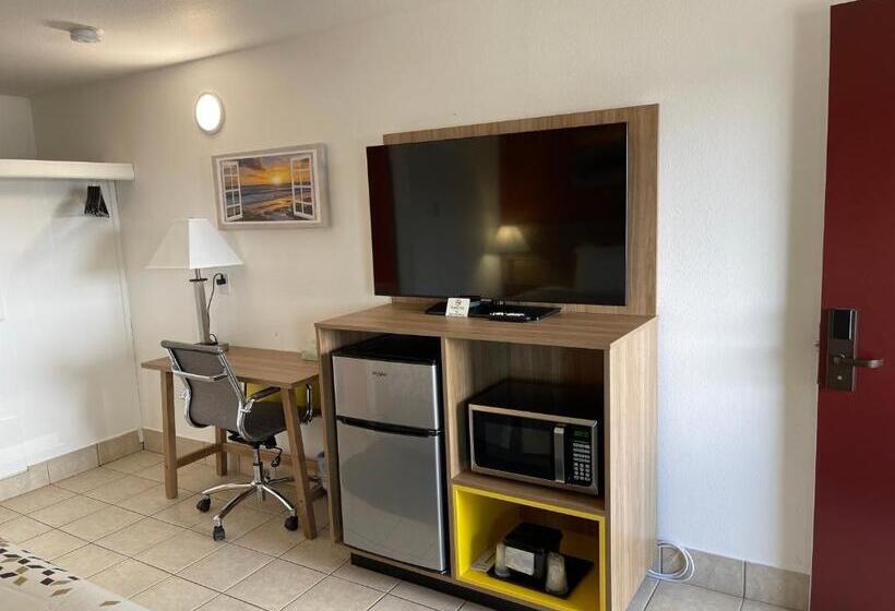 فندق Newport Coast Inn