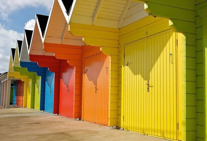 בית מלון כפרי Palm Court