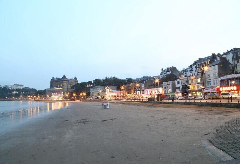 בית מלון כפרי Palm Court