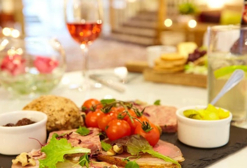 בית מלון כפרי Palm Court