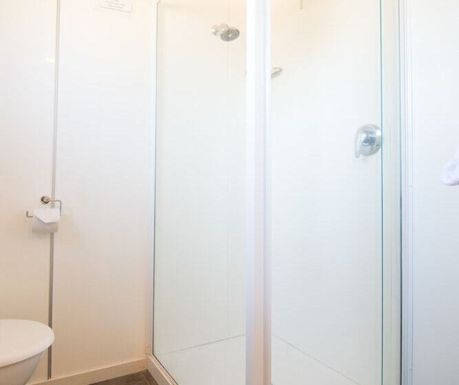 酒店 Parklands Motorlodge & Holiday Park