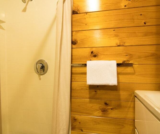 酒店 Parklands Motorlodge & Holiday Park