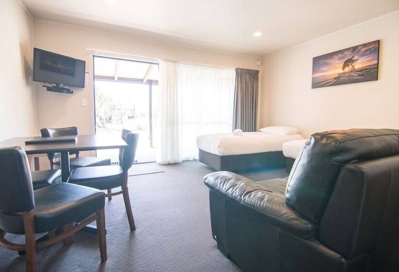 酒店 Parklands Motorlodge & Holiday Park