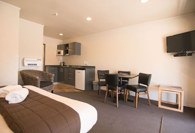 酒店 Parklands Motorlodge & Holiday Park