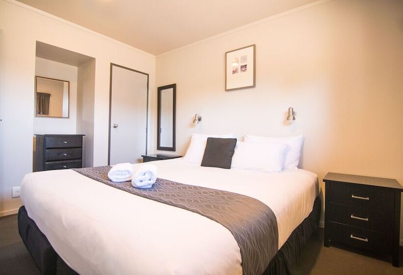 酒店 Parklands Motorlodge & Holiday Park