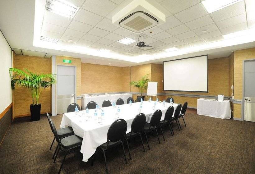 Quality Hotel Lincoln Green