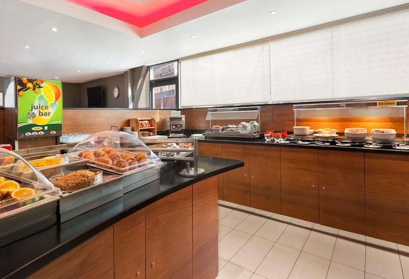 בית מלון כפרי Ramada Encore Leicester City Centre