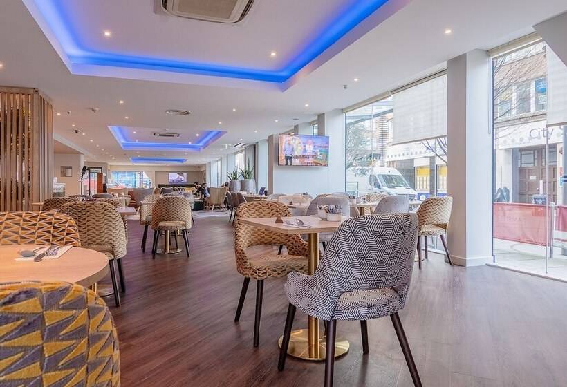 בית מלון כפרי Ramada Encore Leicester City Centre