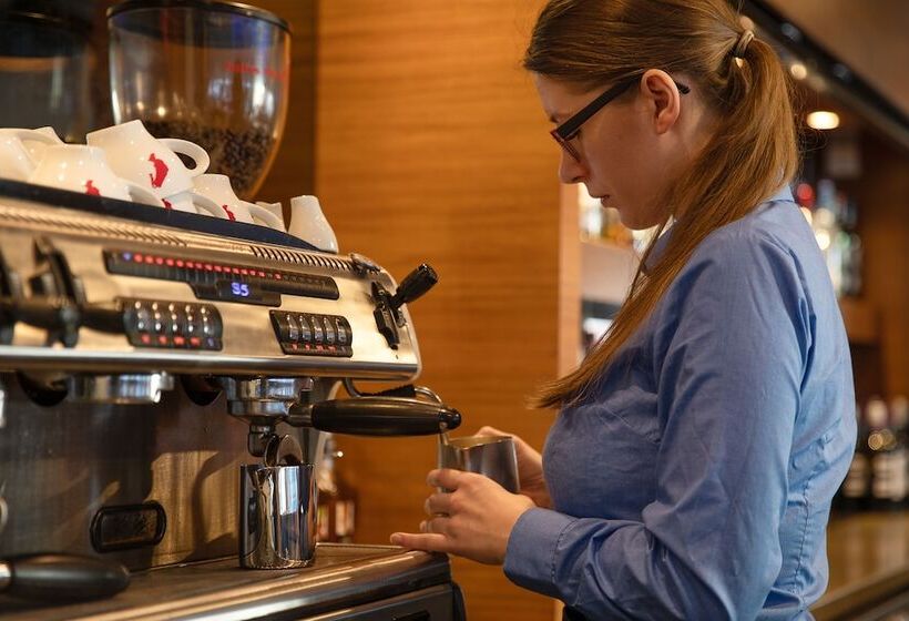 בית מלון כפרי Ramada Encore Leicester City Centre