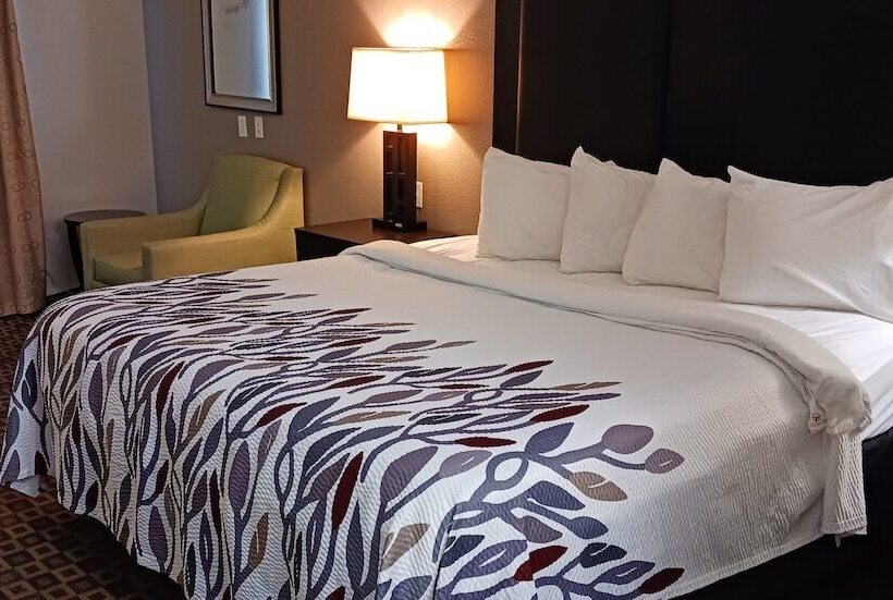 בית מלון כפרי Red Roof Inn & Suites Longview