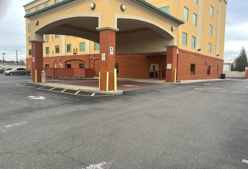 فندق Spark By Hilton Rahway