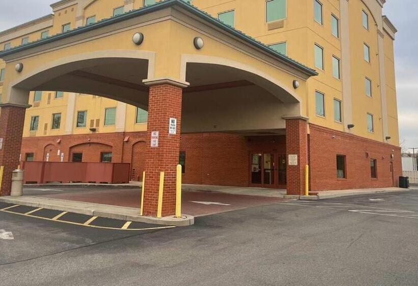 فندق Spark By Hilton Rahway