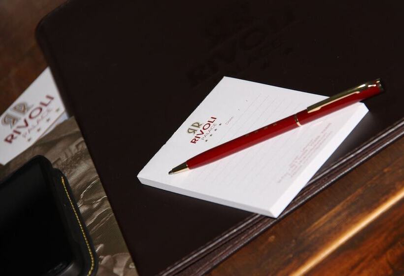 Отель Rivoli Palace