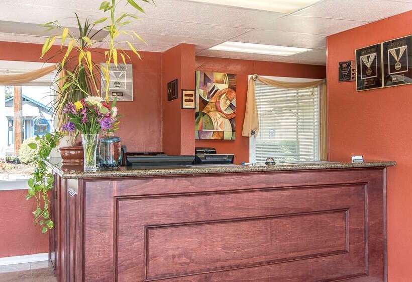 Отель Rodeway Inn Medford South I 5