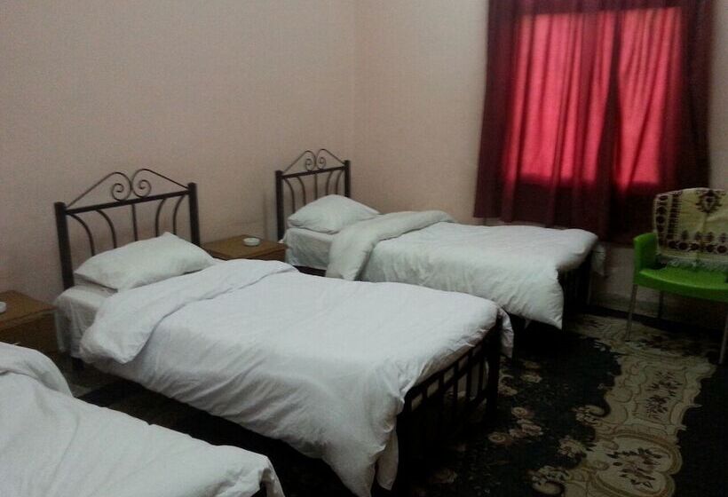 هتل Roman Theater