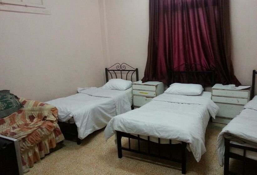 هتل Roman Theater