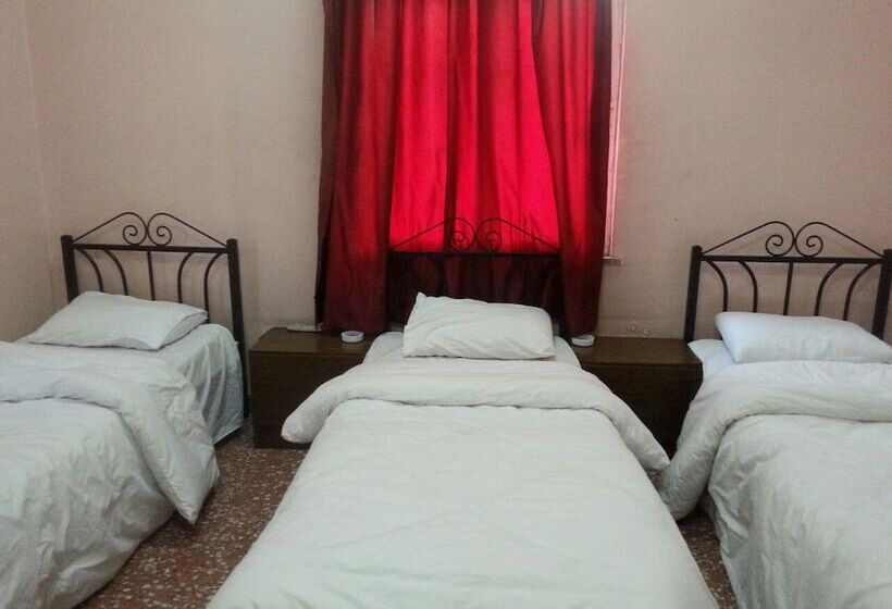 هتل Roman Theater