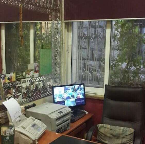 هتل Roman Theater