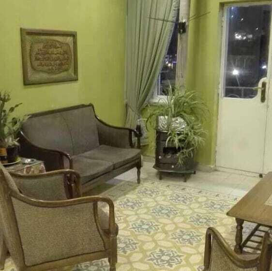 هتل Roman Theater