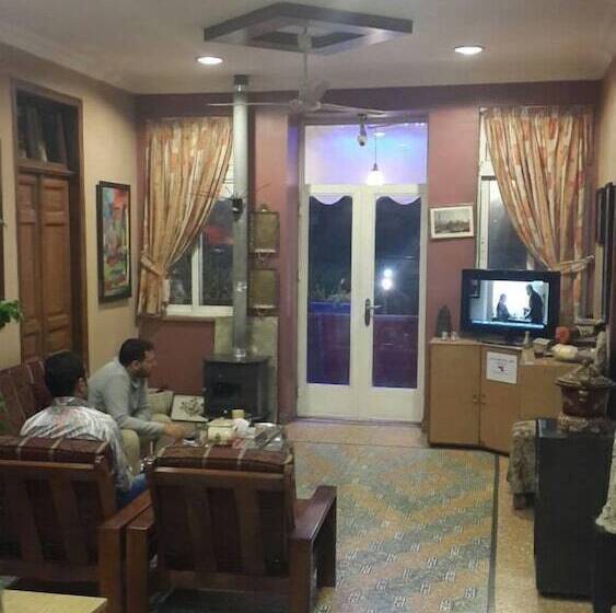 هتل Roman Theater