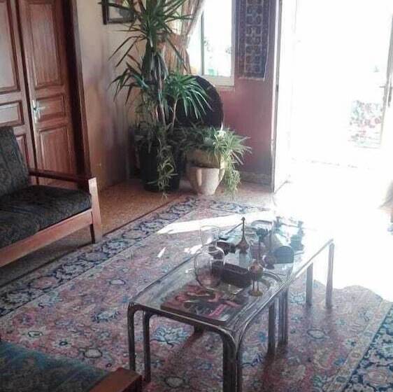 هتل Roman Theater