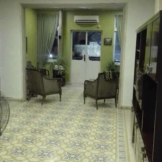 هتل Roman Theater