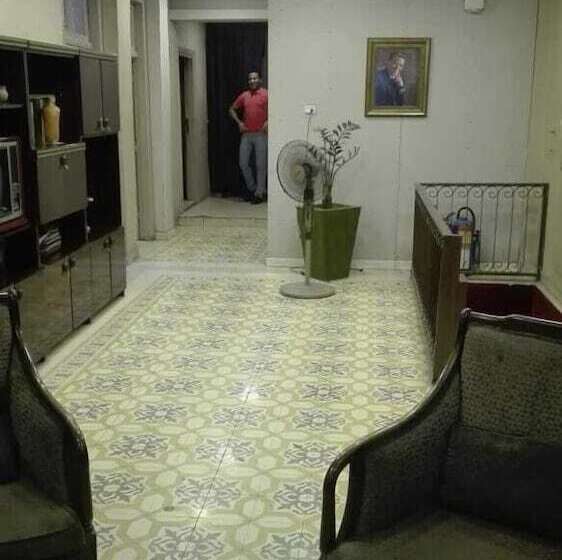 هتل Roman Theater