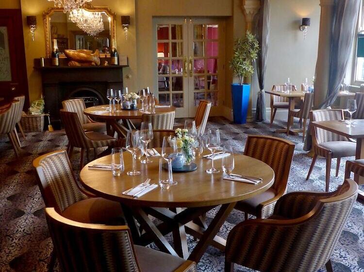 בית מלון כפרי Royal Oak