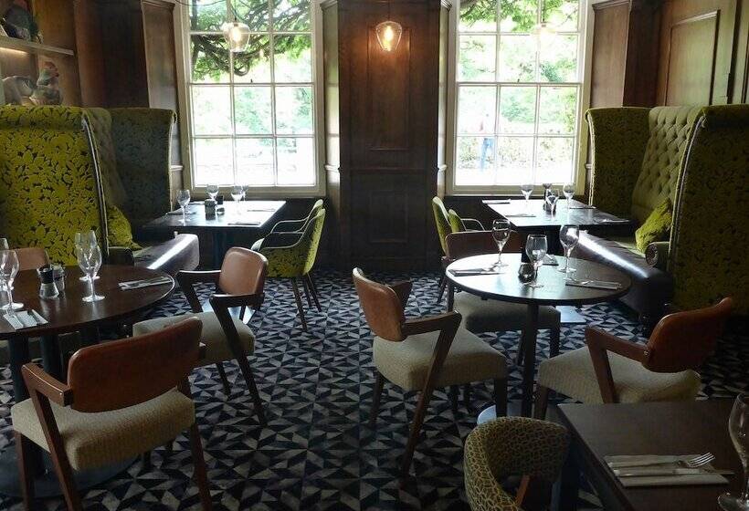 בית מלון כפרי Royal Oak