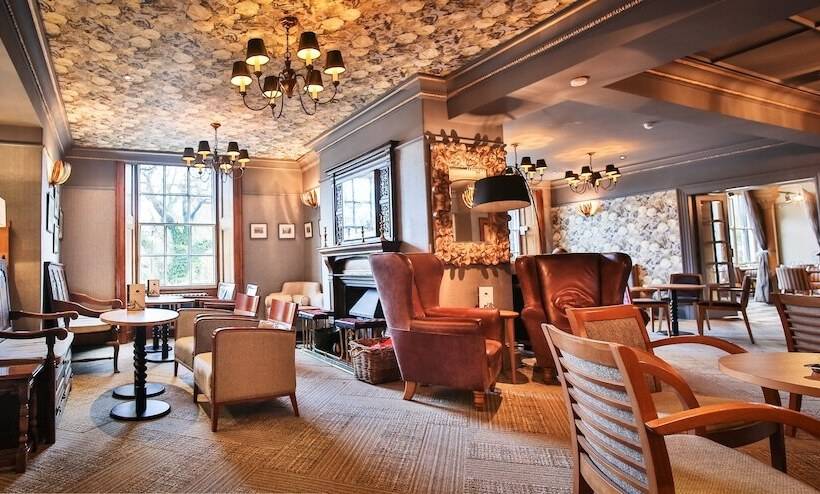 Отель Royal Oak