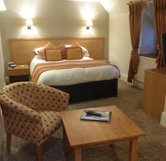 בית מלון כפרי Royal Oak