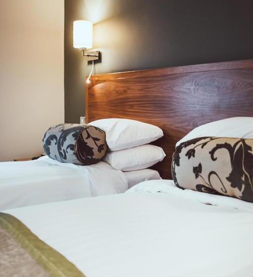 בית מלון כפרי Royal Oak