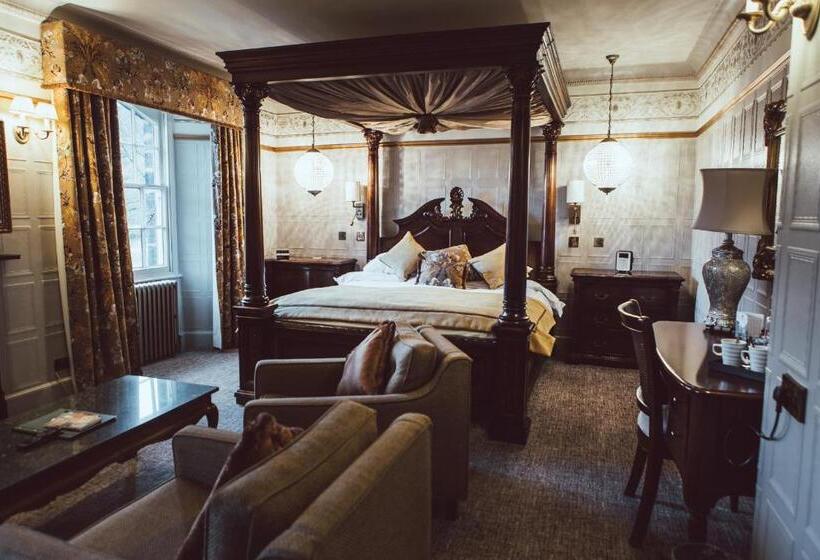 בית מלון כפרי Royal Oak